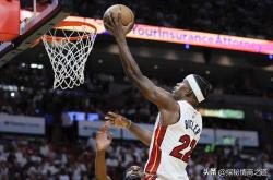 开云体育入口-包含活塞惨败爵士，巴特勒离场时表情沉重的词条