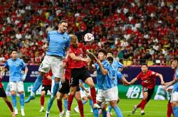 开云下载-球队内部矛盾频发，影响比赛表现