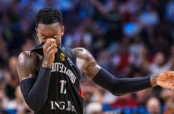 开云体育入口-上海队翻盘灰熊，范弗利特刷新纪录