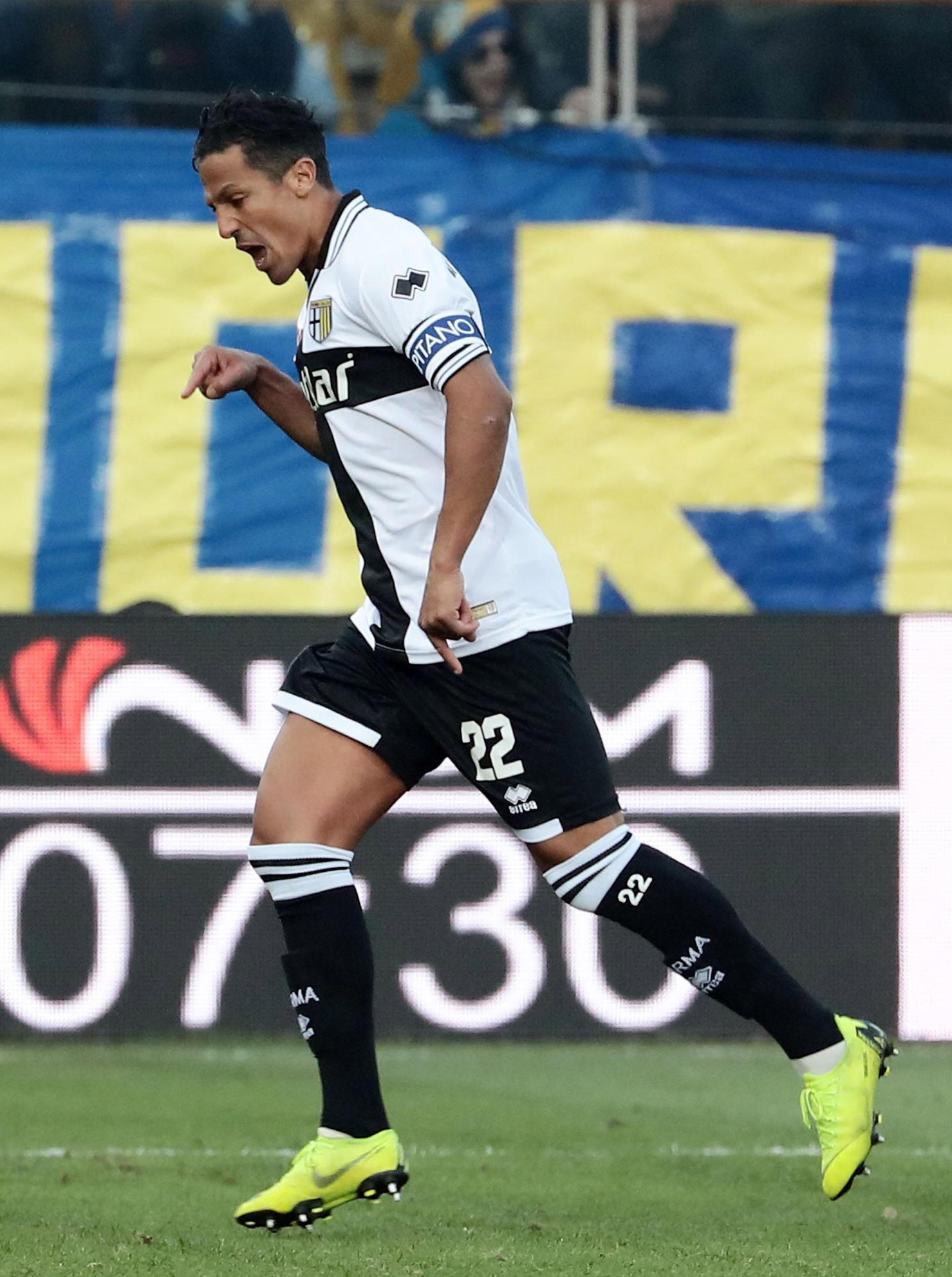 关于帕尔马客场逆转战胜切沃，取得宝贵三分的信息