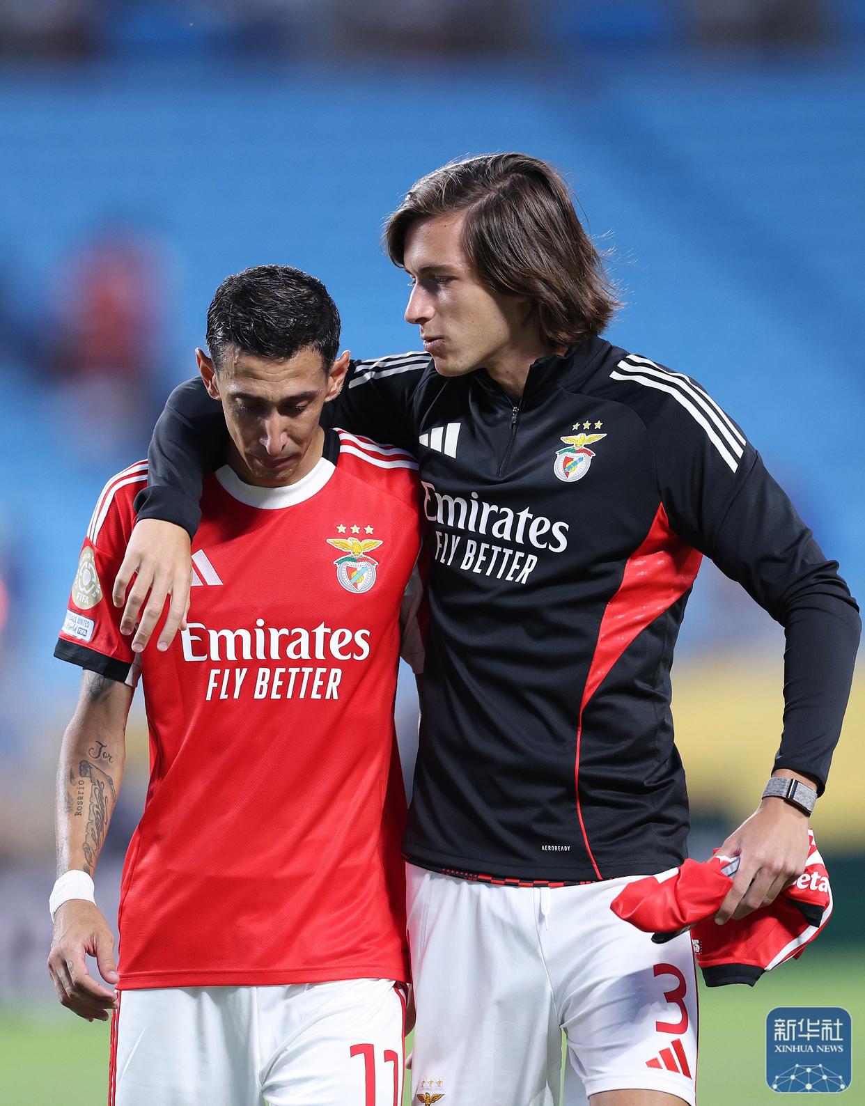 包含切尔西翻盘荷兰，迪马利亚送出关键助攻强强对话成都决赛之夜，点燃全场激情的词条