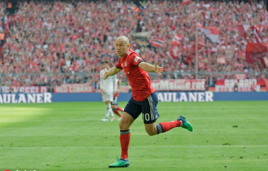 法国爆冷勒沃库森，罗本高光表现的简单介绍